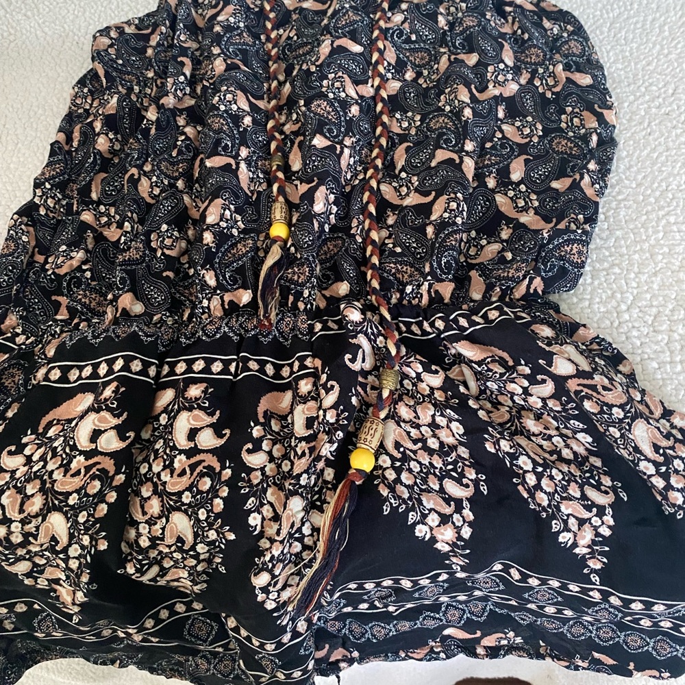 Cute MeriNa  paisley romper size small